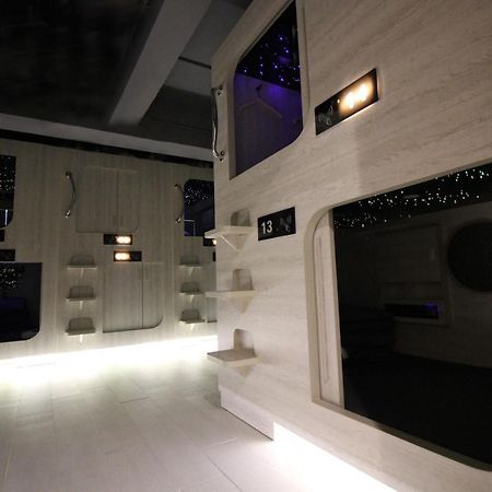 L'Etoile De Mer Mong Kok - Capsule Hotel Kowloon Stadt Exterior foto