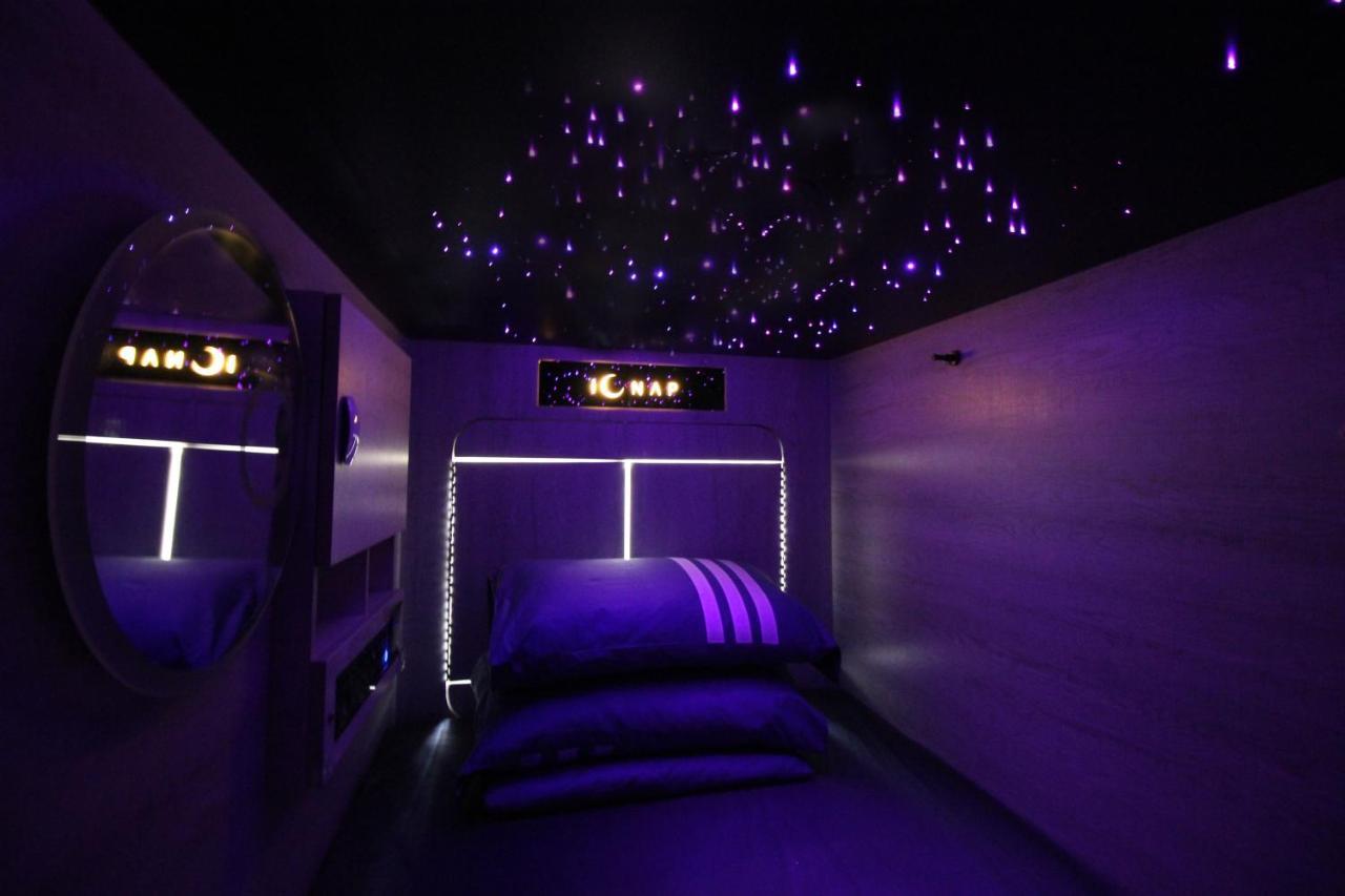 L'Etoile De Mer Mong Kok - Capsule Hotel Kowloon Stadt Exterior foto